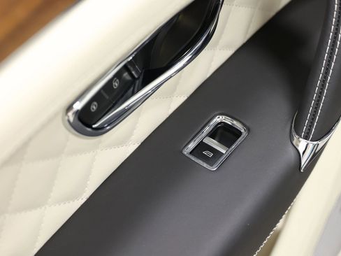 Used 2018 Bentley Bentayga Onyx Edition AWD/4WD image 60