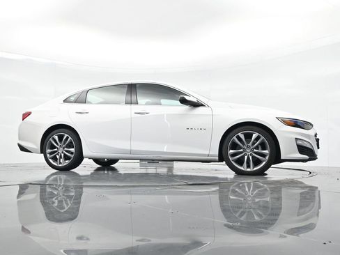 Used 2023 Chevrolet Malibu LT FWD image 32