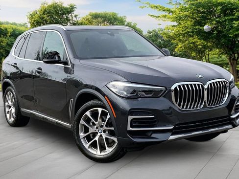 Used 2022 BMW X5 xDrive40i w/ Premium Package AWD/4WD image 3