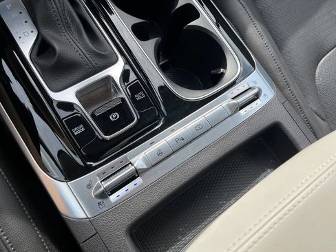 Used 2024 Kia Carnival SX Prestige FWD image 20