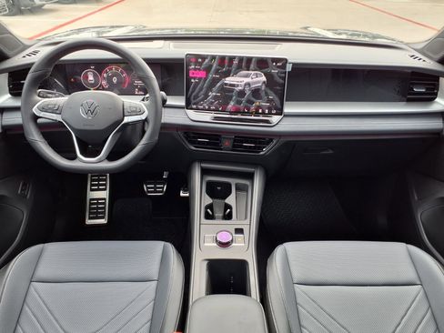 New 2026 Volkswagen Tiguan SE R-Line FWD image 8