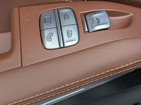 Used 2022 BMW X7 xDrive40i w/ Premium Package AWD/4WD image 30