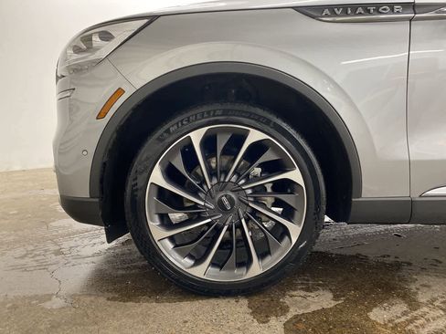 Used 2020 Lincoln Aviator Reserve w/ Equipment Group 202A image 11