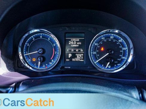 Used 2018 Toyota Corolla LE image 30