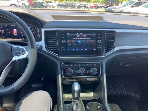 Used 2023 Volkswagen Atlas SE w/ Panoramic Sunroof Package AWD/4WD image 19