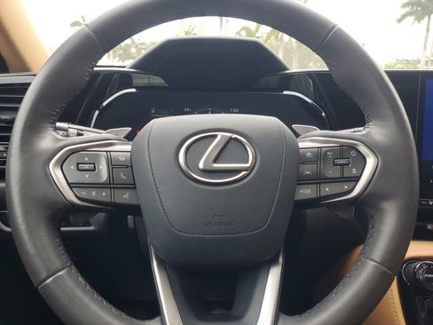 Used 2024 Lexus NX 250 NX 250 Premium image 25