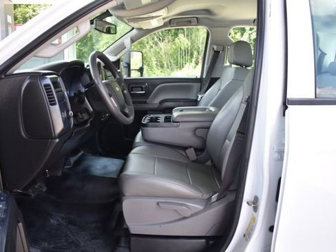 Used 2019 Chevrolet Silverado 2500 W/T RWD image 11