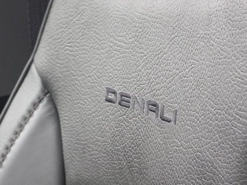 Used 2023 GMC Sierra 1500 Denali AWD/4WD image 32