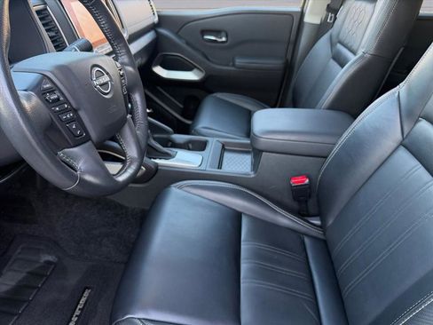 Used 2024 Nissan Frontier SL w/ Technology Package image 11