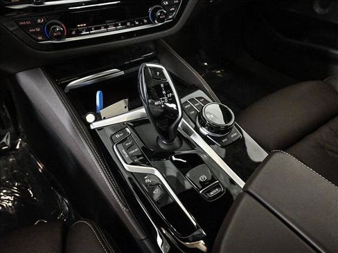 Used 2022 BMW M550i xDrive w/ Executive Package AWD/4WD image 12