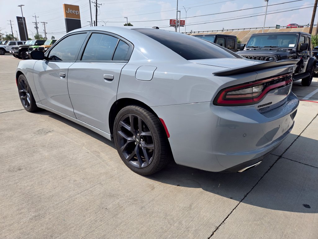 Used 2021 Dodge Charger SXT w/ Blacktop Package RWD image 5
