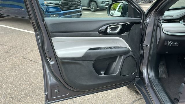 Used 2024 Jeep Compass Limited AWD/4WD image 8