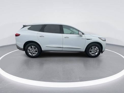 Used 2021 Buick Enclave Essence image 9