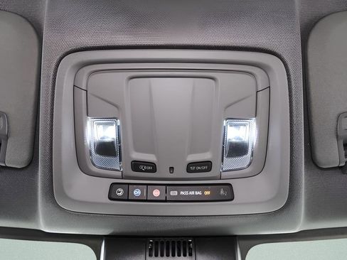 Used 2023 Chevrolet Silverado 1500 LT AWD/4WD image 18