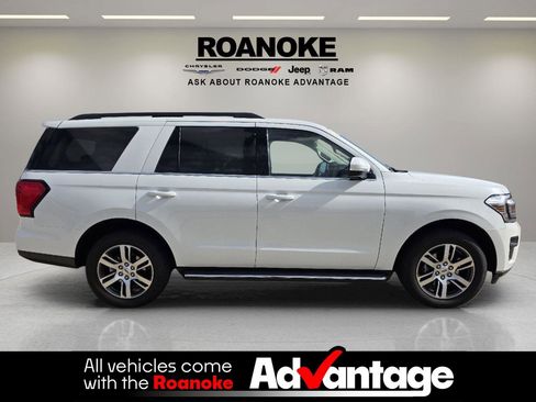 Used 2023 Ford Expedition XLT AWD/4WD image 12