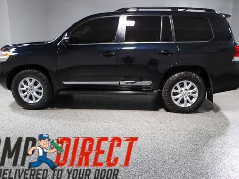 Used 2019 Toyota Land Cruiser image 10