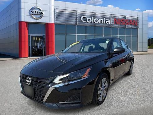 Certified 2025 Nissan Altima 2.5 S FWD image 1