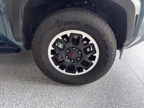 Certified 2025 Toyota 4Runner TRD Off-Road Premium AWD/4WD image 15