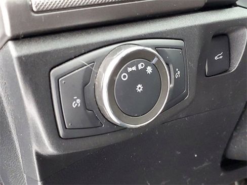 Used 2020 Ford Fusion SE image 8