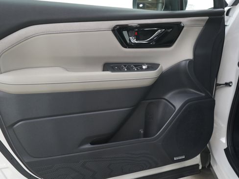 Used 2025 Subaru Forester Limited image 18