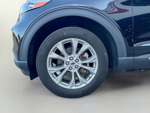 Used 2024 Ford Explorer XLT w/ Equipment Group 202A AWD/4WD image 33