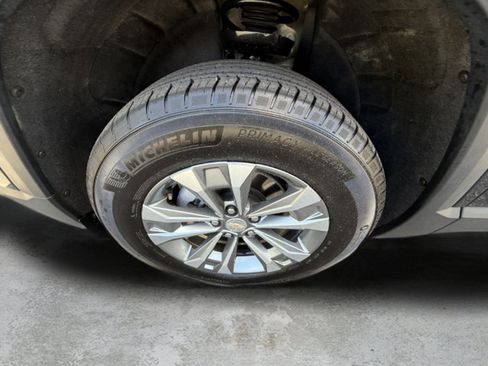 Used 2025 Chevrolet Equinox LT AWD/4WD image 29