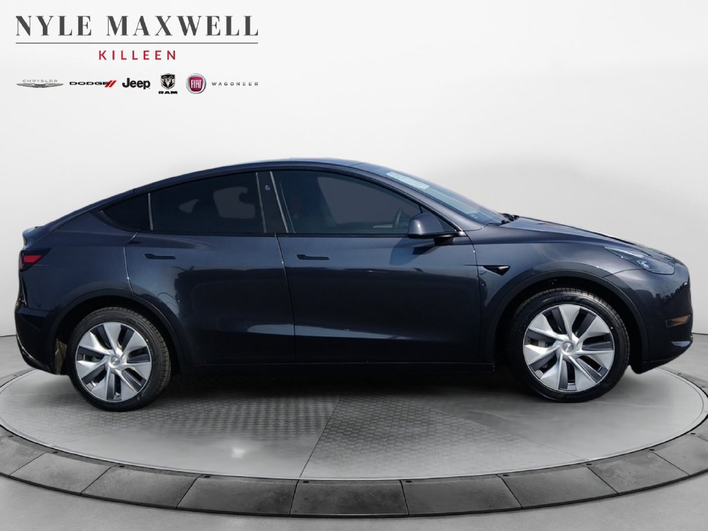 Used 2024 Tesla Model Y Long Range AWD/4WD image 17