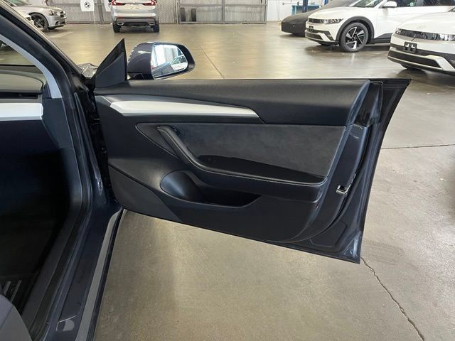 Used 2023 Tesla Model 3 Standard Range RWD image 13