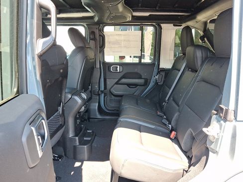 New 2026 Jeep Wrangler Unlimited Sahara AWD/4WD image 6