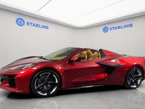 Used 2025 Chevrolet Corvette Z06 image 2