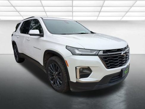 Used 2023 Chevrolet Traverse RS w/ LPO, Floor Liner Package FWD image 1