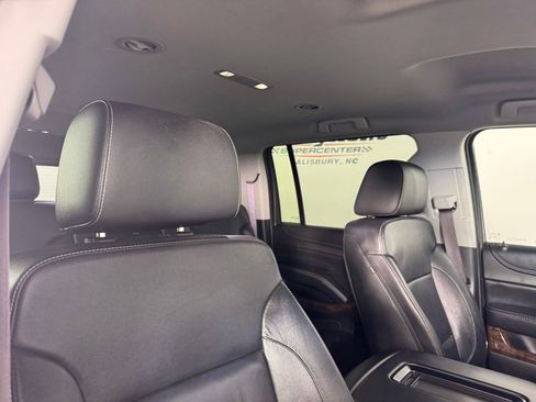 Used 2017 Chevrolet Suburban LT image 31
