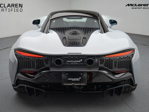 Used 2023 McLaren Artura Base image 17
