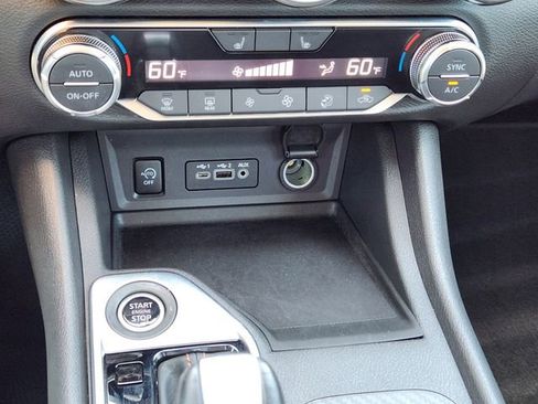 Used 2024 Nissan Sentra SR FWD image 19