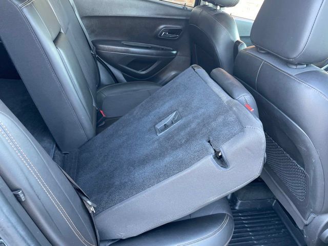 Used 2020 Chevrolet Trax LT w/ Driver Confidence Package FWD image 45