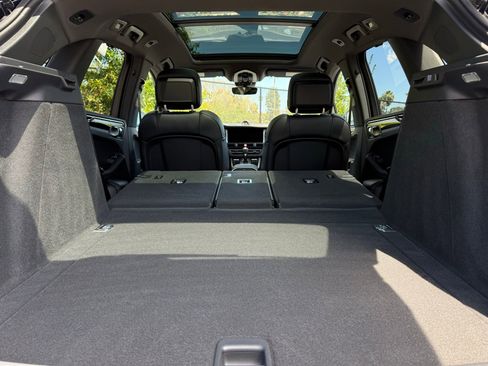 Used 2026 Porsche Macan image 35