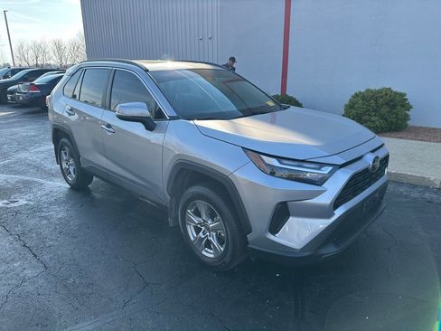 Used 2022 Toyota RAV4 XLE image 5
