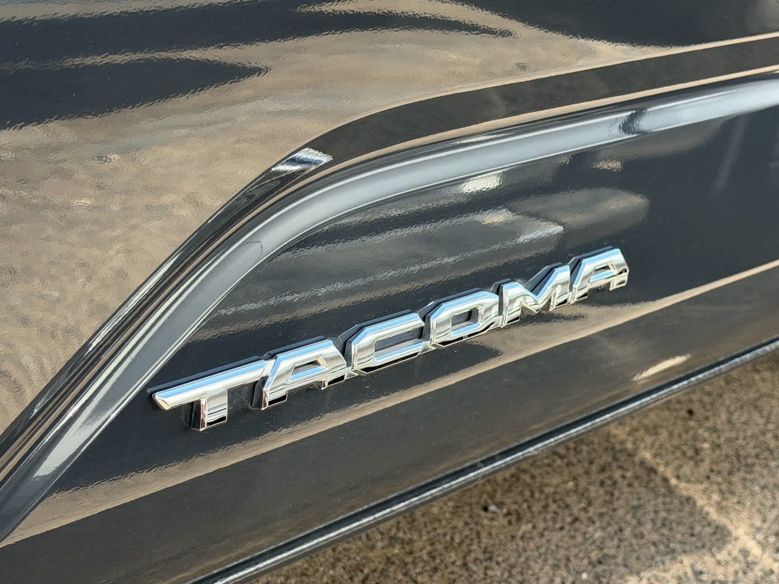 Used 2024 Toyota Tacoma SR5 AWD/4WD image 30