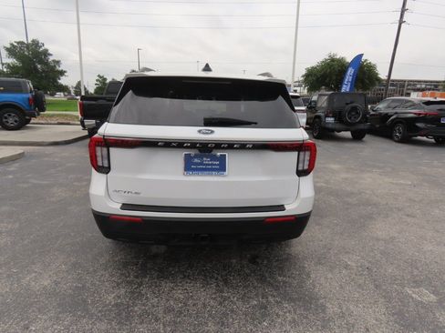 Certified 2025 Ford Explorer Active RWD image 13