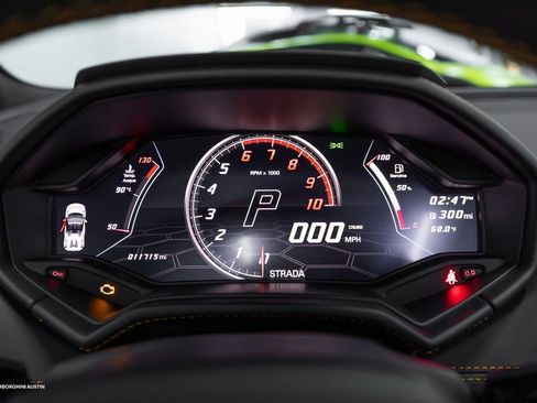 Used 2021 Lamborghini Huracan EVO image 26