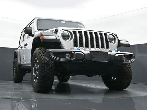 Used 2023 Jeep Wrangler Unlimited Rubicon 4xe w/ Cold Weather Group AWD/4WD image 17