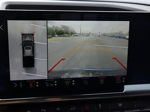 Used 2024 Chevrolet Silverado 1500 High Country image 21