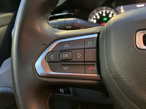 Used 2024 Jeep Compass Latitude image 13