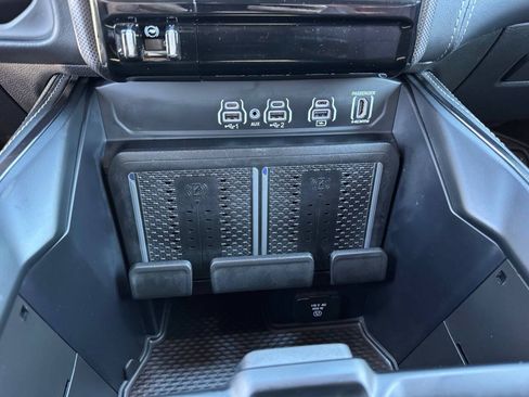 Used 2025 RAM 2500 Limited AWD/4WD image 27