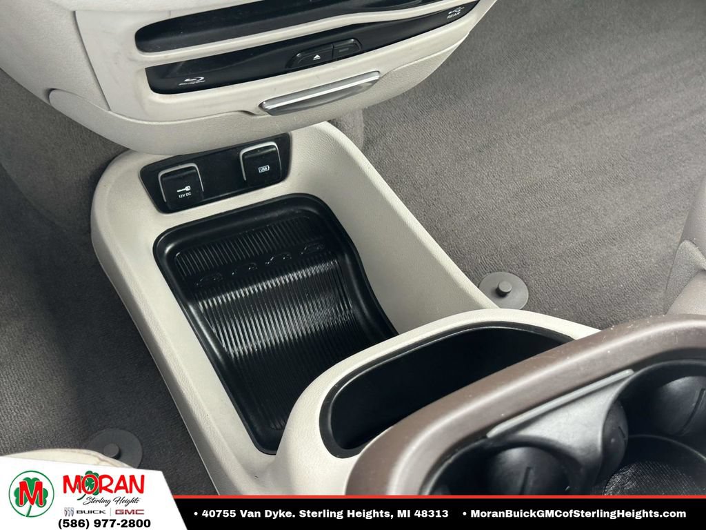 Used 2017 Chrysler Pacifica Touring-L Plus FWD image 28