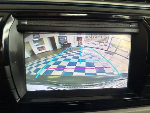 Used 2015 Toyota Corolla LE FWD image 15