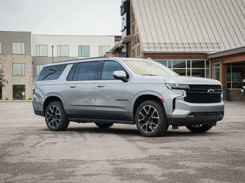 Used 2024 Chevrolet Suburban RST w/ Luxury Package AWD/4WD image 16