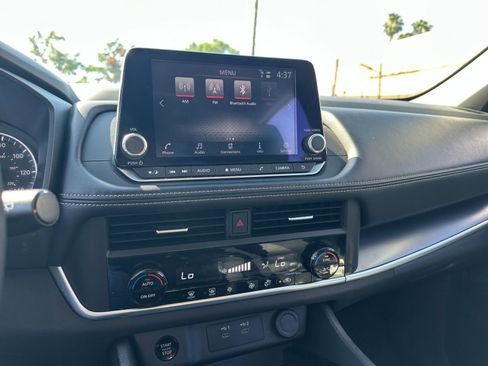 Used 2025 Nissan Rogue SV FWD image 20