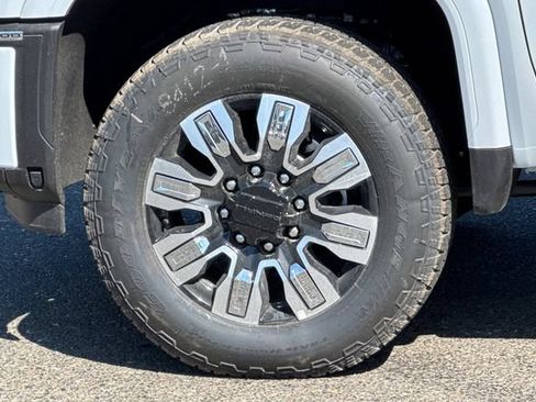 New 2026 GMC Sierra 2500 Denali w/ Denali Reserve Package AWD/4WD image 32