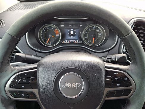 Used 2019 Jeep Cherokee Limited image 19